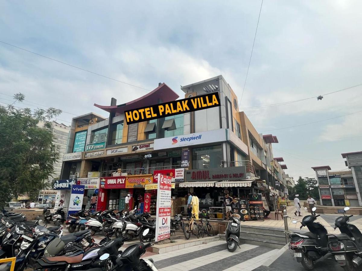 Hotel Palak Villa อาเมดาบัด ภายนอก รูปภาพ