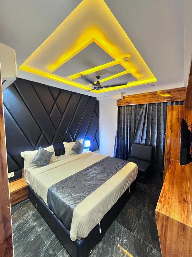Hotel Palak Villa อาเมดาบัด ภายนอก รูปภาพ