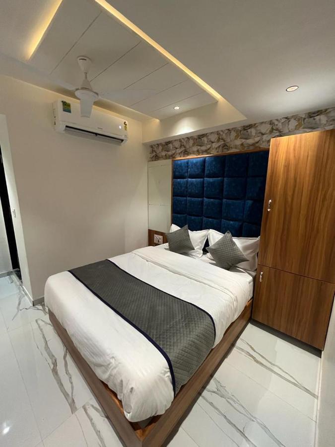 Hotel Palak Villa อาเมดาบัด ภายนอก รูปภาพ